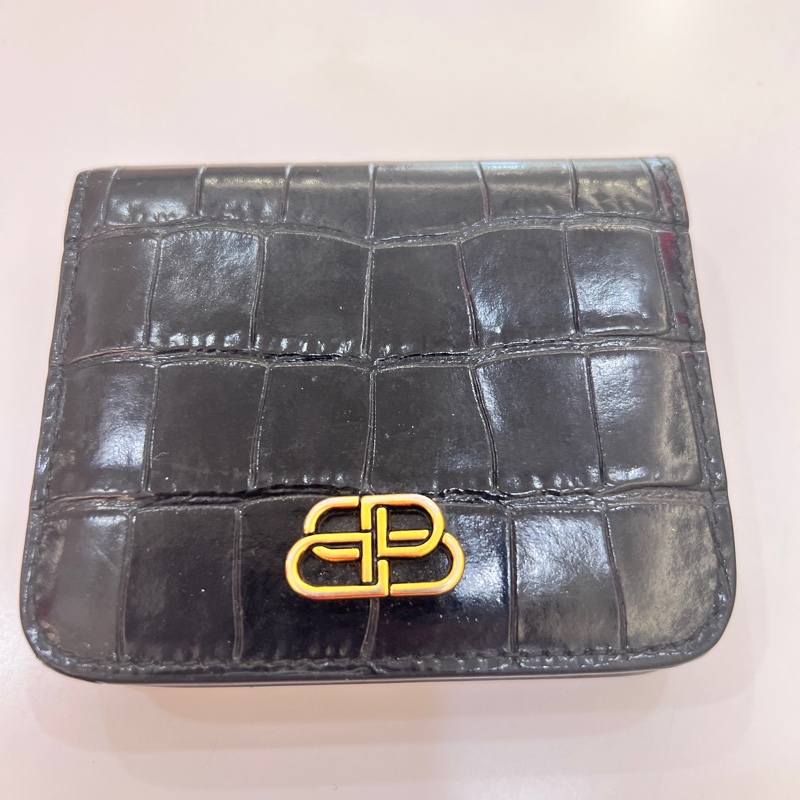 BALENCIAGA 巴黎世家 BB LOGO鱷魚壓紋小牛皮對折短夾(黑)-5