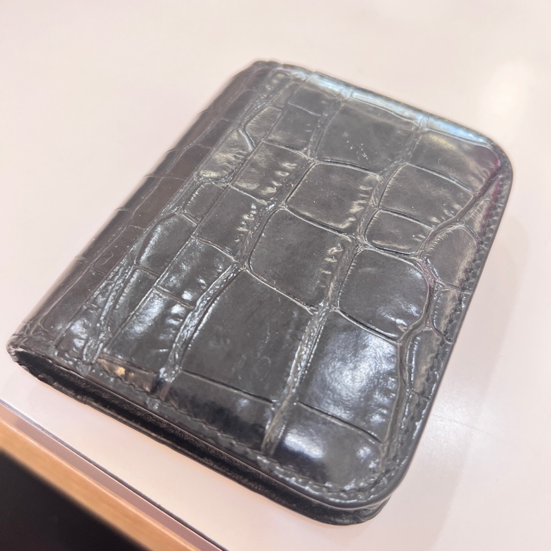 BALENCIAGA 巴黎世家 BB LOGO鱷魚壓紋小牛皮對折短夾(黑)-6