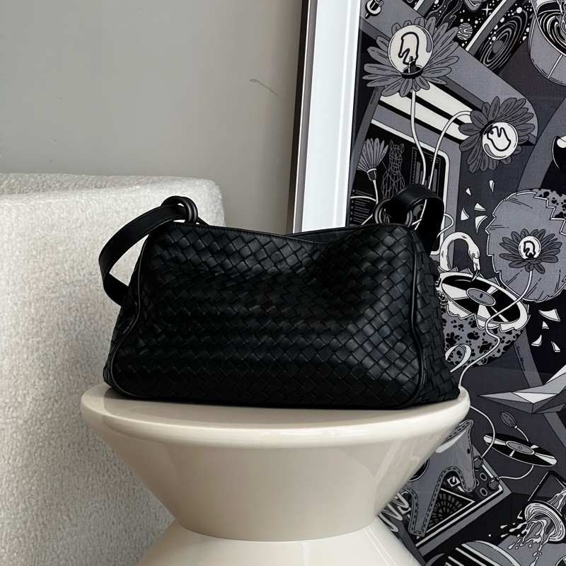 BOTTEGA VENETA 跨肩包(二手 保存好)-0