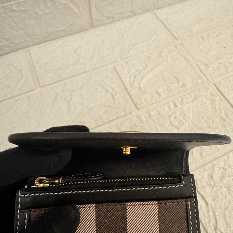 Burberry 灰咖格紋pvc釦式三折短夾-13