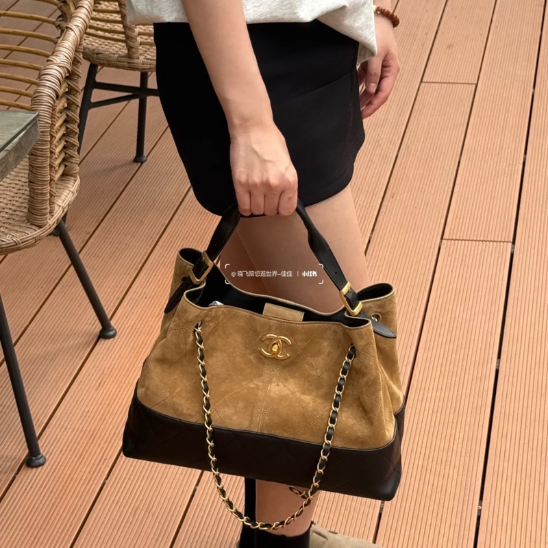 Chanel25A棕色麂皮黑金小號hobo-4