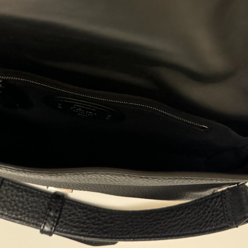 9成新 FENDI BAGUETTE 黑色小牛皮法棍包-2