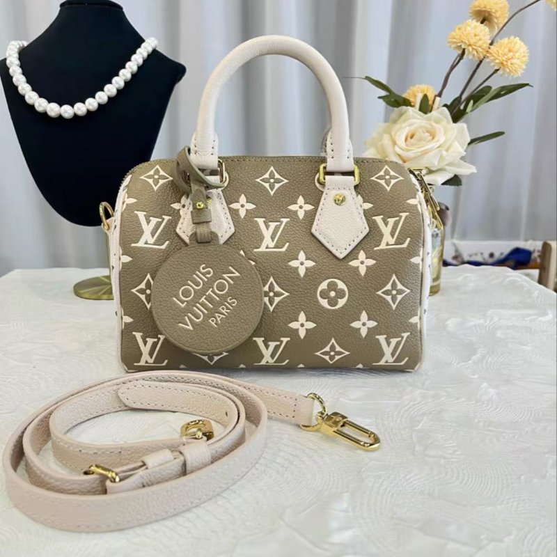 LV 酪梨綠拚白色 speedy20 春夏限定 芯片款 20*13*12 99新 配件塵袋-1