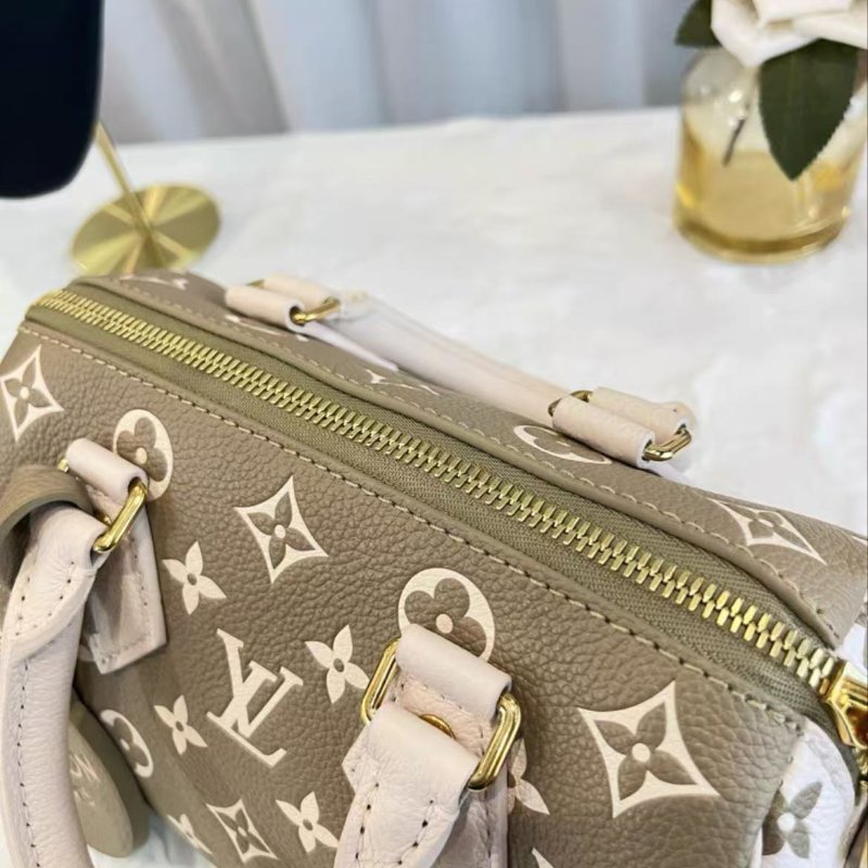 LV 酪梨綠拚白色 speedy20 春夏限定 芯片款 20*13*12 99新 配件塵袋-2