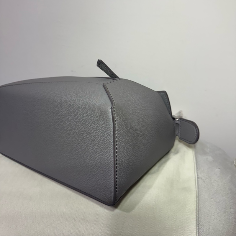 Loewe 大象灰牛皮銀釦puzzle小號-12