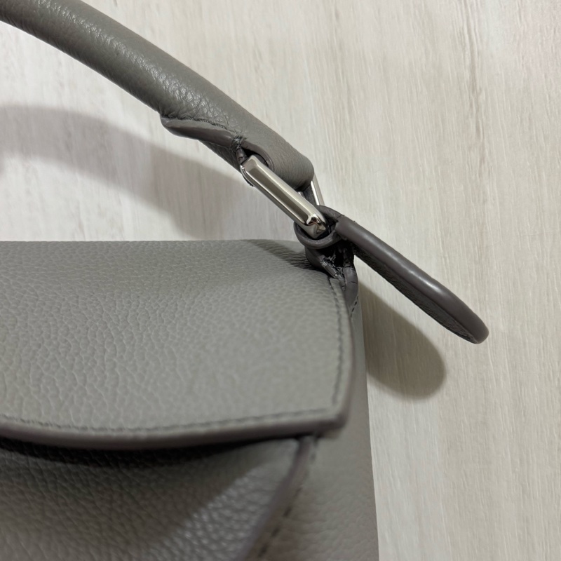 Loewe 大象灰牛皮銀釦puzzle小號-11