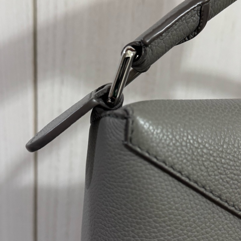 Loewe 大象灰牛皮銀釦puzzle小號-12