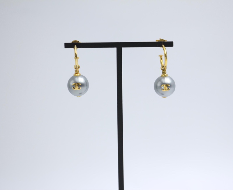 Chanel Vintage 02年仿珍珠灰色波波垂墜耳環-0