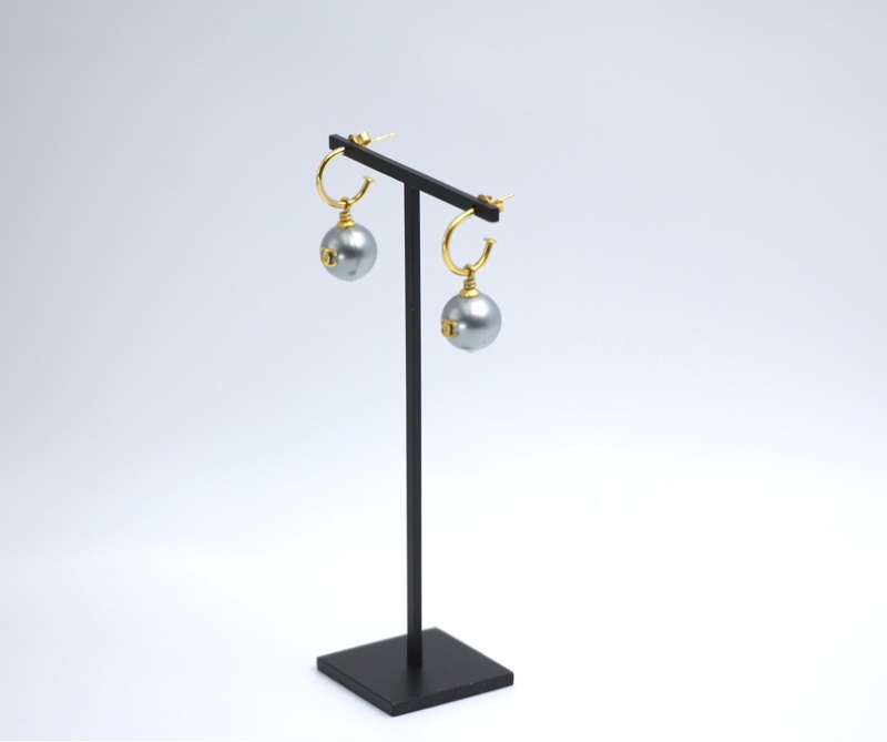 Chanel Vintage 02年仿珍珠灰色波波垂墜耳環-3