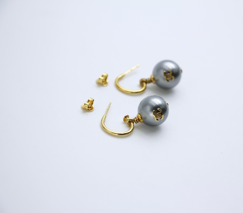 Chanel Vintage 02年仿珍珠灰色波波垂墜耳環-13