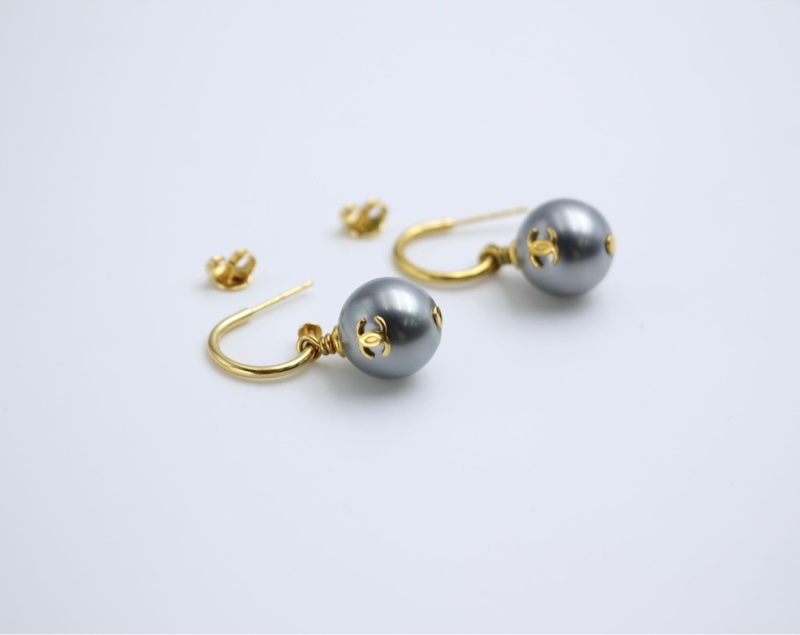 Chanel Vintage 02年仿珍珠灰色波波垂墜耳環-14