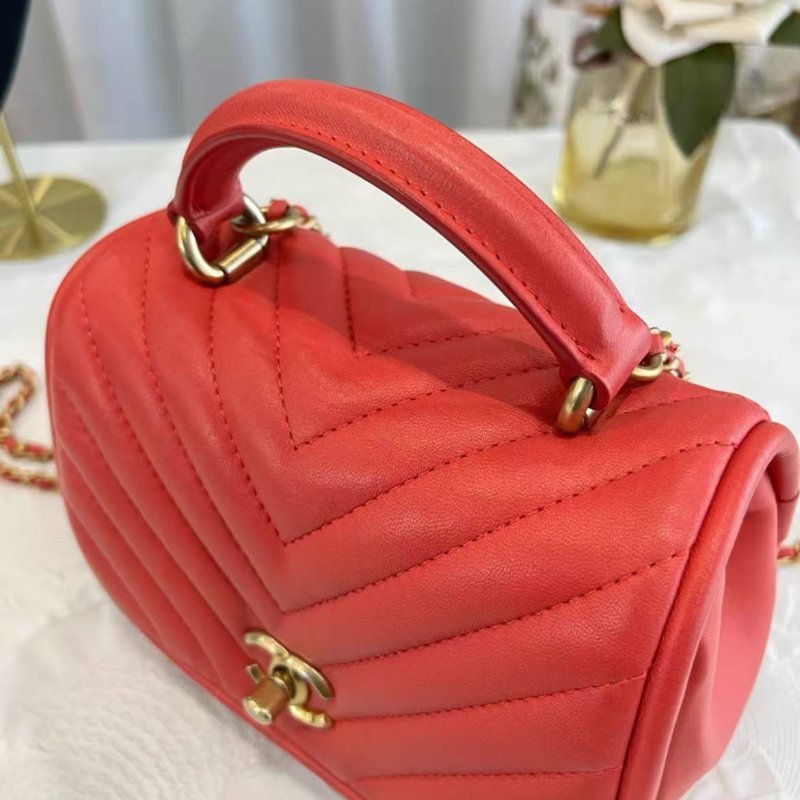 Chanel 17A handle V紋小郵差手提斜背包 20*18*8 98新 配件塵袋-4