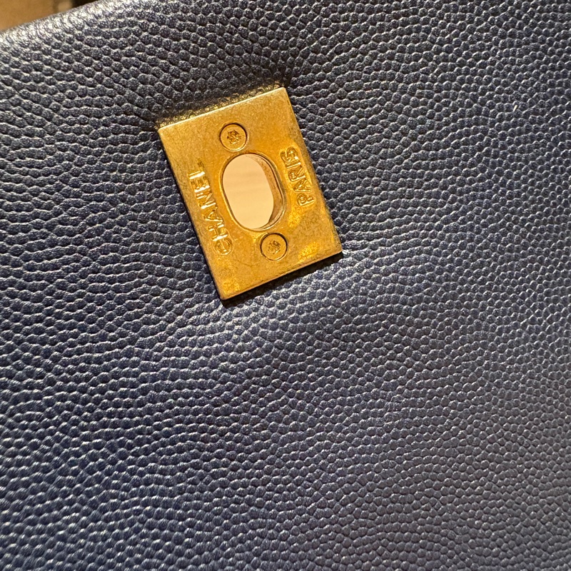 Chanel Coco Handle 深藍金扣 中尺寸-13