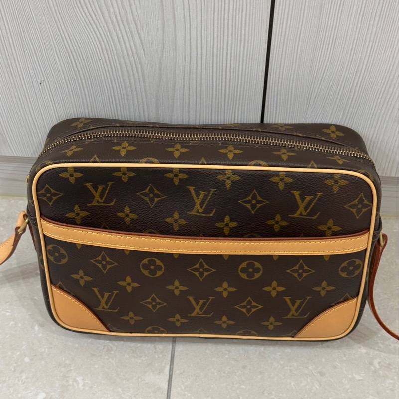 🔅男女通用款🆕Lv路易威登老花橫版相機包-9