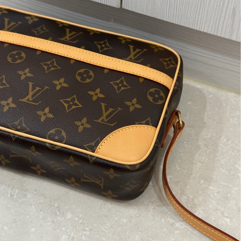 🔅男女通用款🆕Lv路易威登老花橫版相機包-10