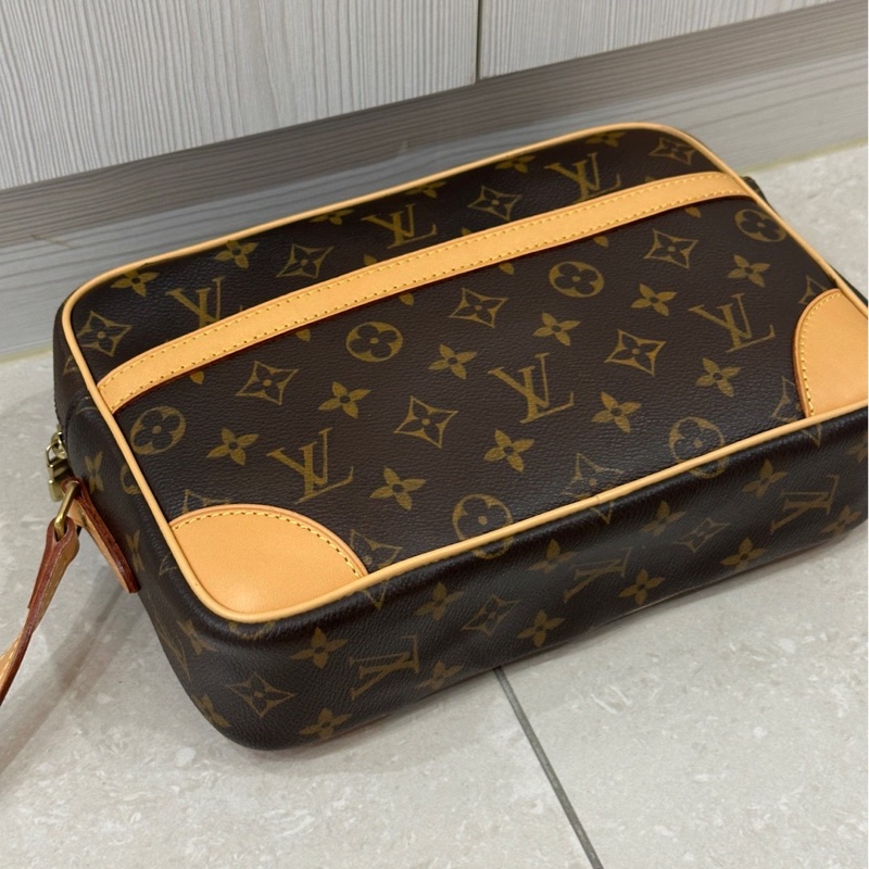 🔅男女通用款🆕Lv路易威登老花橫版相機包-12