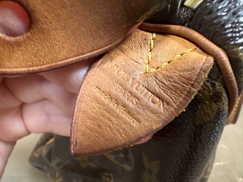 LV名牌包包，三個保證真品，這個網站售尺寸30的包包-8