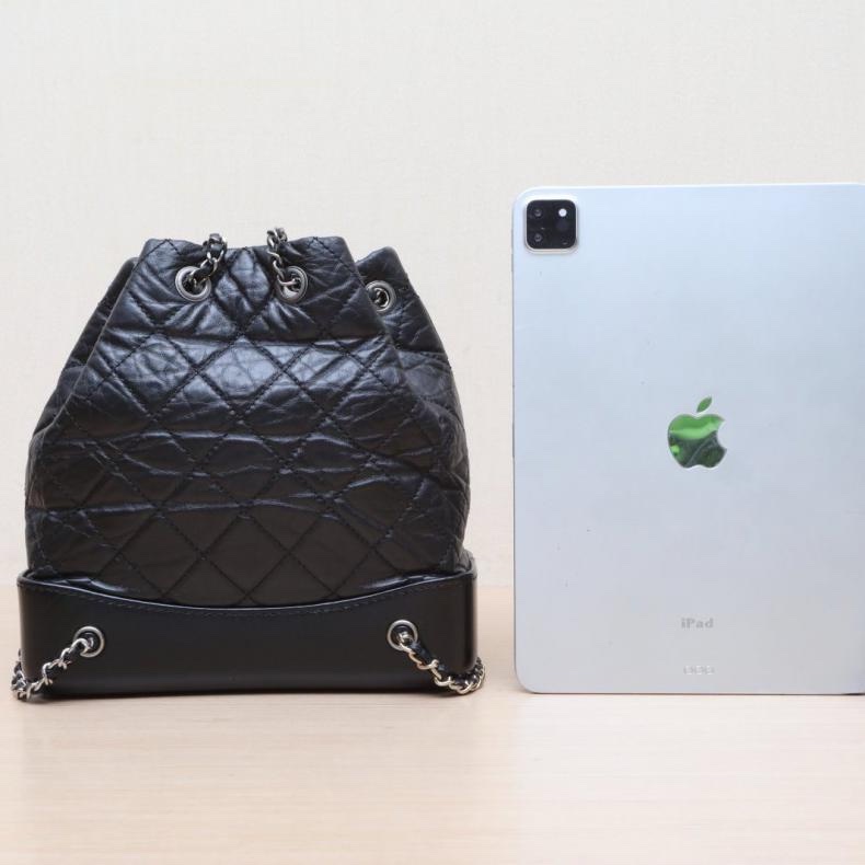 CHANEL(香奈兒) GABRIELLE 流浪 雙肩包 小號 22.5cm 黑色 晶片開 金銀扣 菱格紋-2