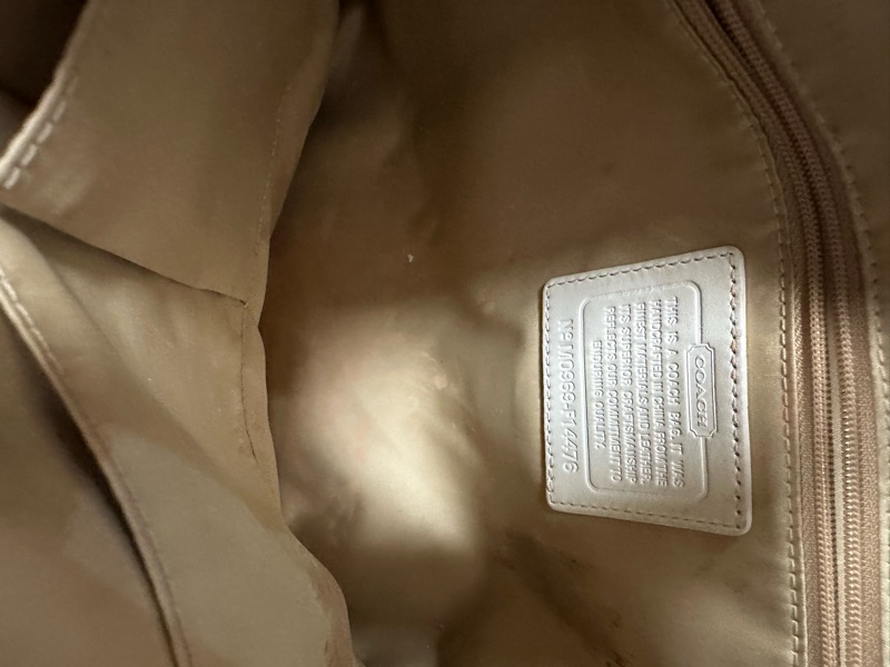 藍皮製品的Coach包,美國帶回,斜背大包!-7