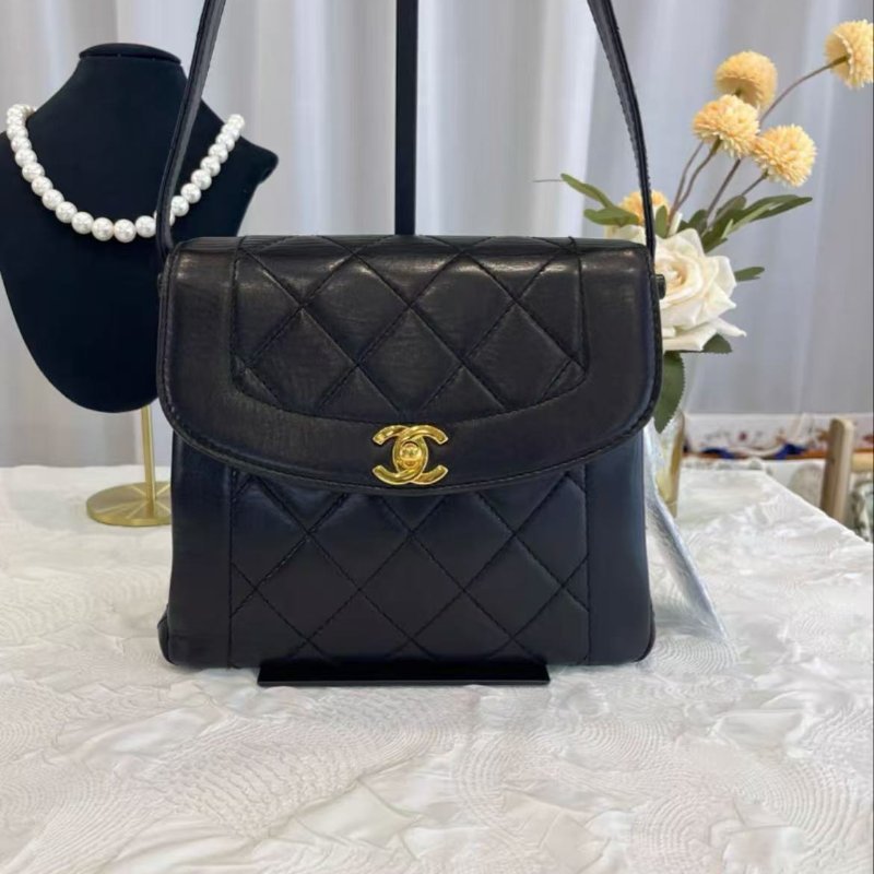 Chanel 中古黑金荔枝紋牛皮黛妃Kelly腋下包 98新配件塵袋-1