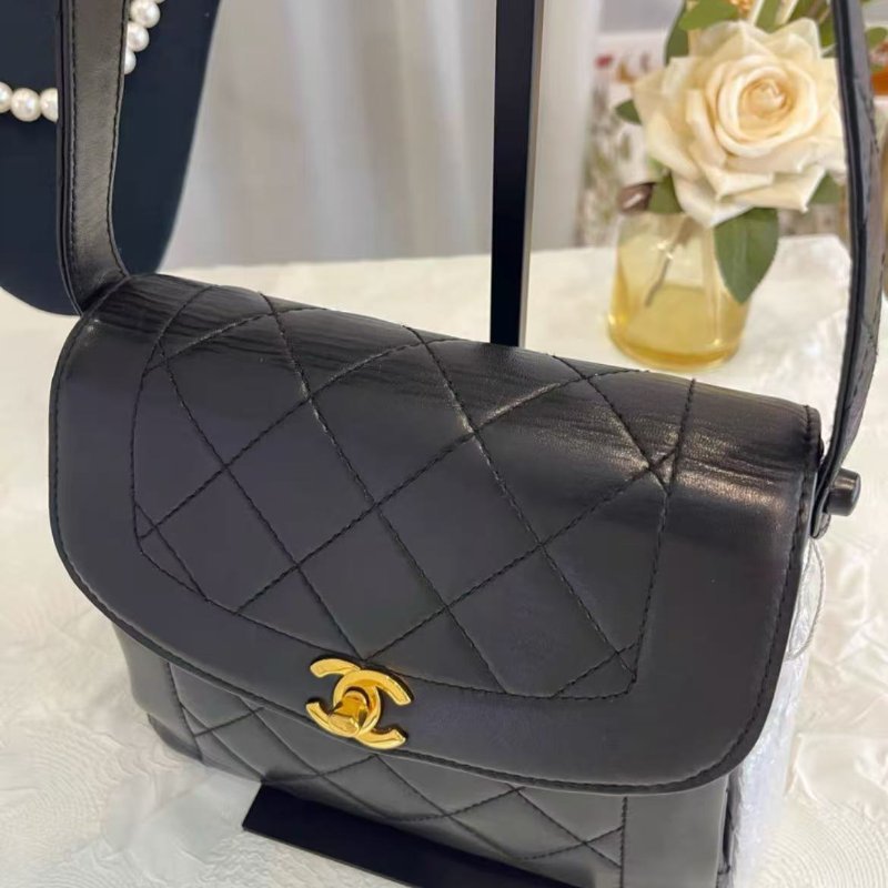 Chanel 中古黑金荔枝紋牛皮黛妃Kelly腋下包 98新配件塵袋-4