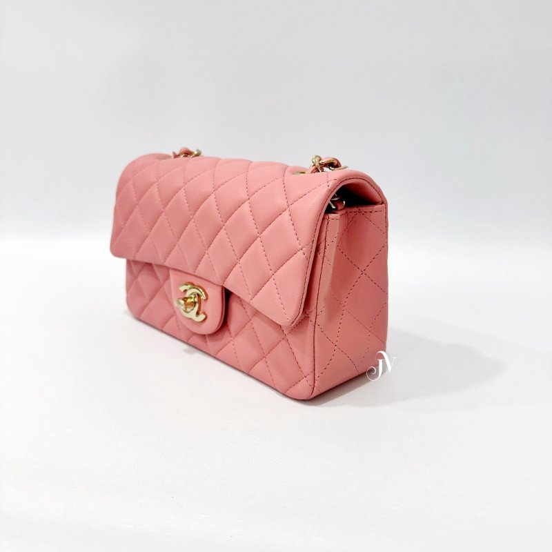 CHANEL 糖果粉羊皮菱格淡金釦 MINICOCO A69900-4