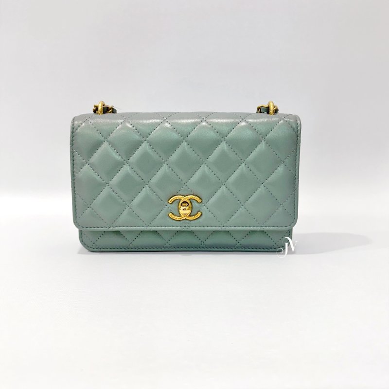 CHANEL 薄荷綠粉珠光菱格紋金釦WOC-2