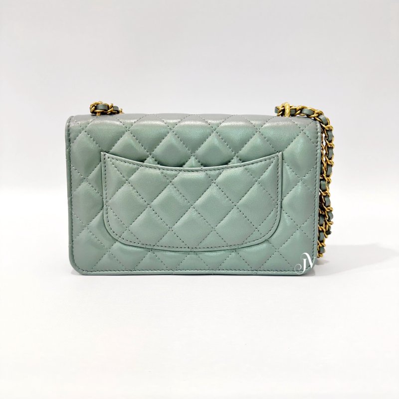 CHANEL 薄荷綠粉珠光菱格紋金釦WOC-5