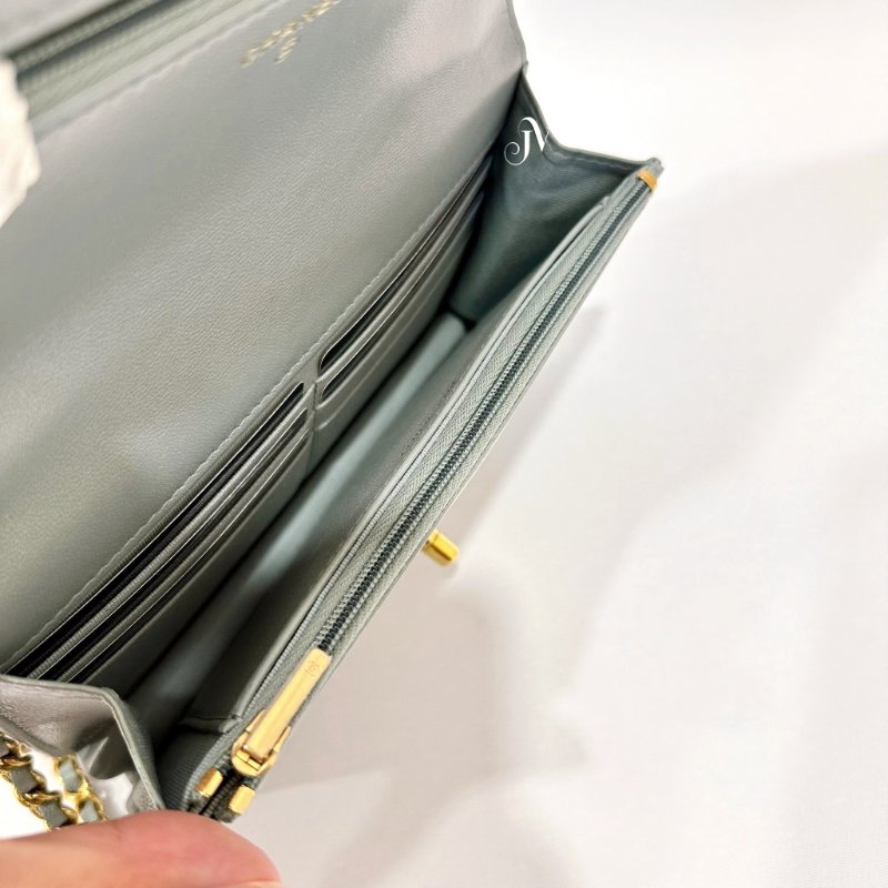 CHANEL 薄荷綠粉珠光菱格紋金釦WOC-7