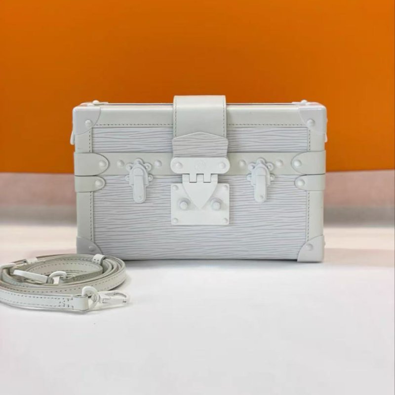 LV 限量版白雪公主PETITE MALLE系列硬盒子水波紋斜背包20*13cm 98新配件塵袋-0