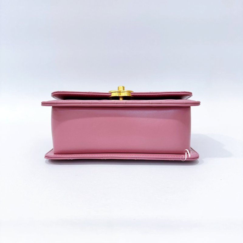 CHANEL 24C 粉色牛皮金釦雙金球下蓋包/AS2649-7