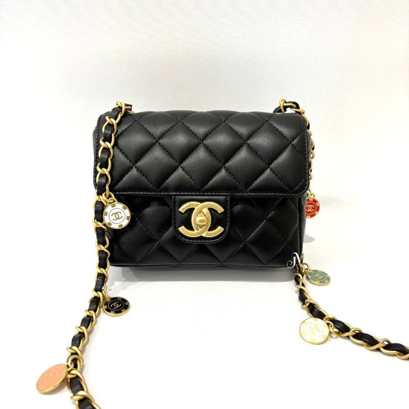 CHANEL 23C 黑金彩色金幣口蓋包/AS3737-0