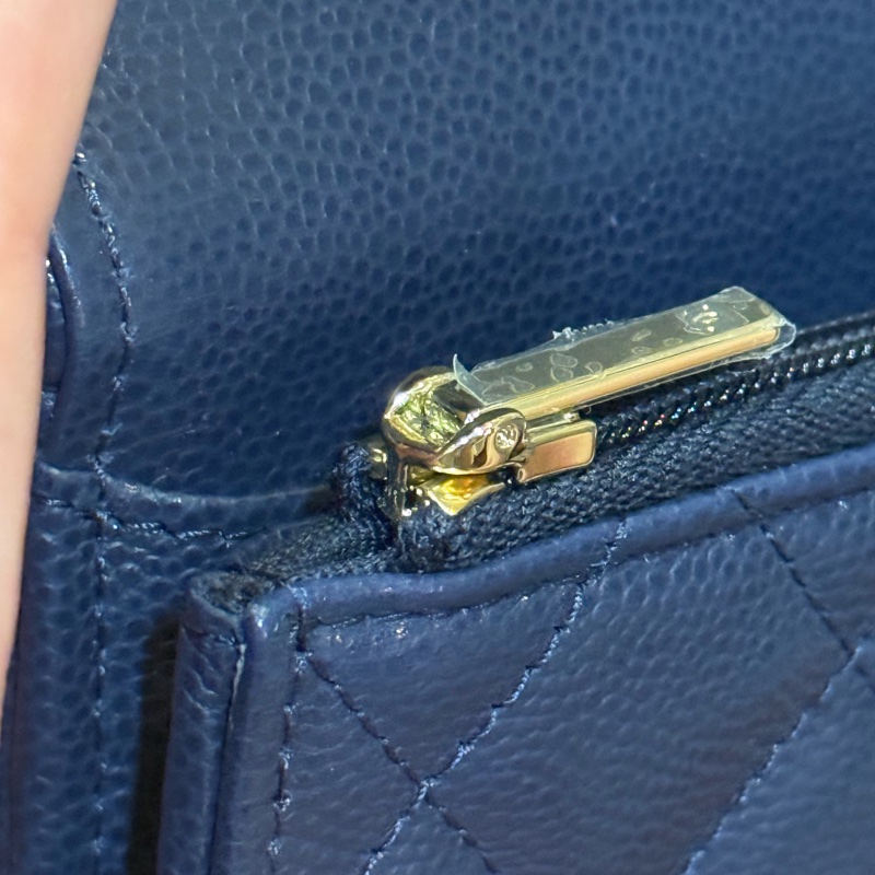 Chanel 小卡包 荔枝皮深藍淡金色logo-7