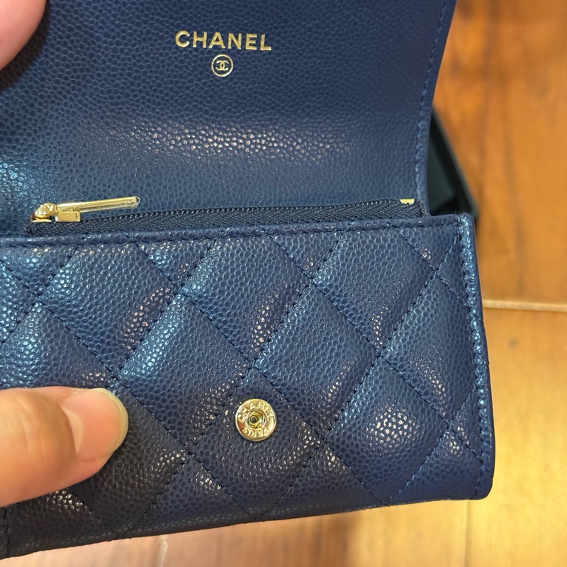 Chanel 小卡包 荔枝皮深藍淡金色logo-29