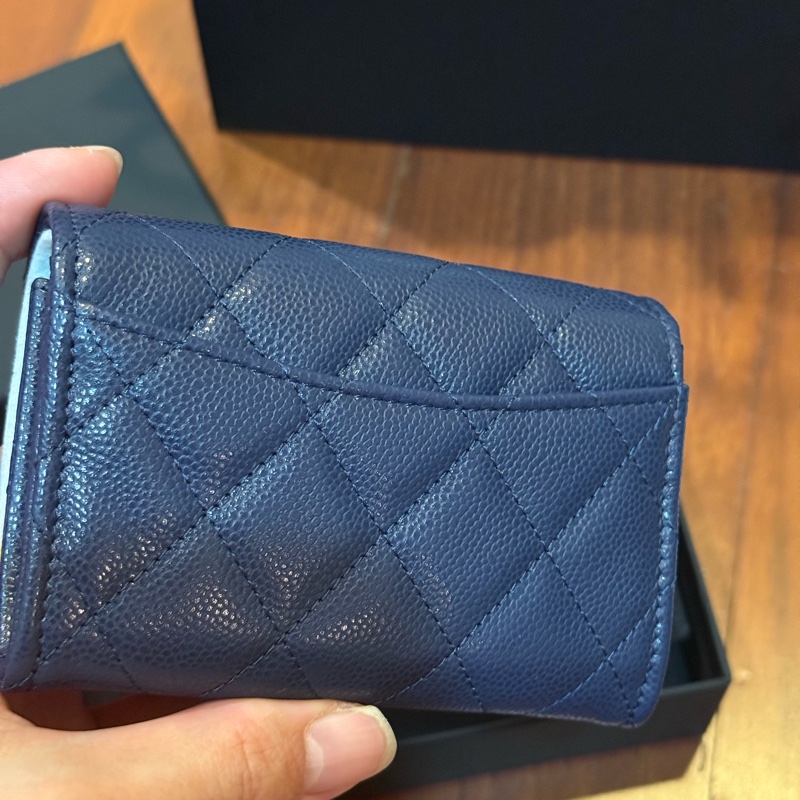 Chanel 小卡包 荔枝皮深藍淡金色logo-39