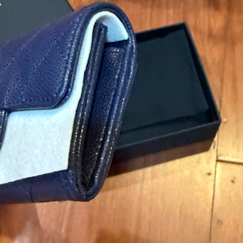 Chanel 小卡包 荔枝皮深藍淡金色logo-41