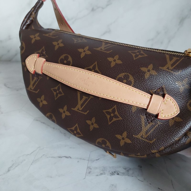 LV M43644 Bumbag🎀現品實拍 🎀 9.3成新Monogram老花字紋 腰包 斜背包 胸口包-5