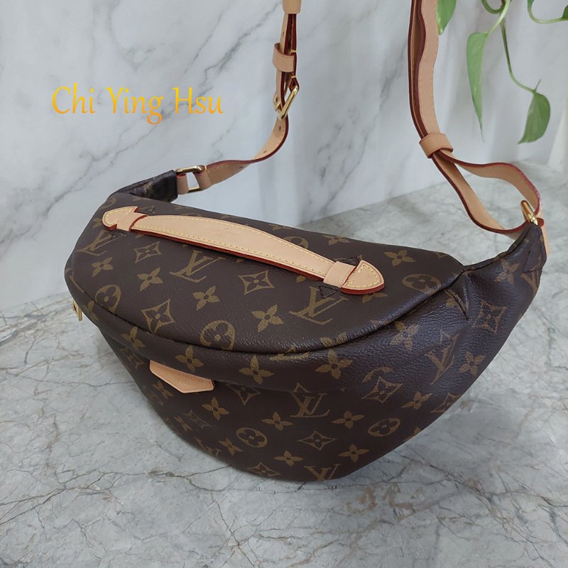 LV M43644 Bumbag🎀現品實拍 🎀 9.3成新Monogram老花字紋 腰包 斜背包 胸口包-34