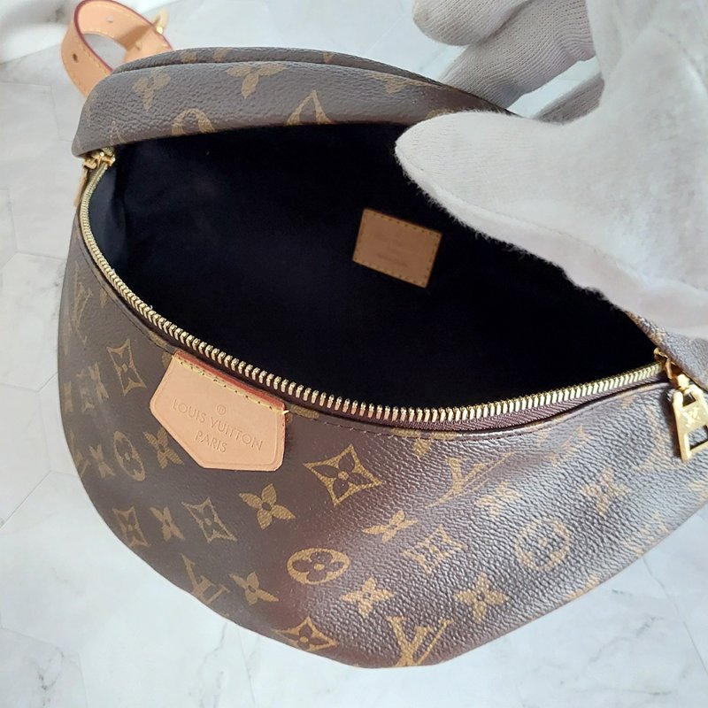 LV M43644 Bumbag🎀現品實拍 🎀 9.3成新Monogram老花字紋 腰包 斜背包 胸口包-39