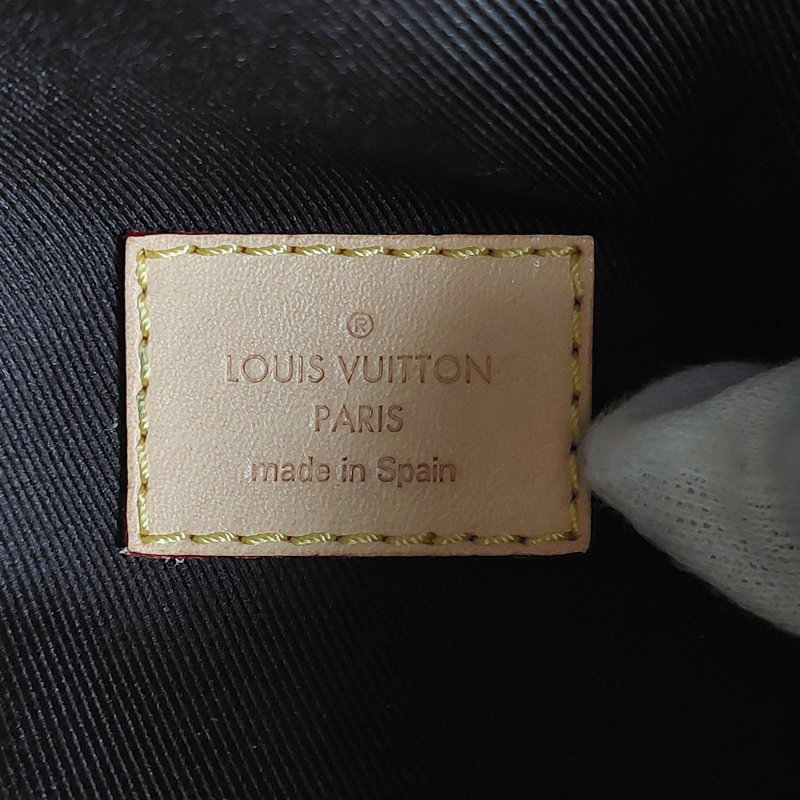 LV M43644 Bumbag🎀現品實拍 🎀 9.3成新Monogram老花字紋 腰包 斜背包 胸口包-46