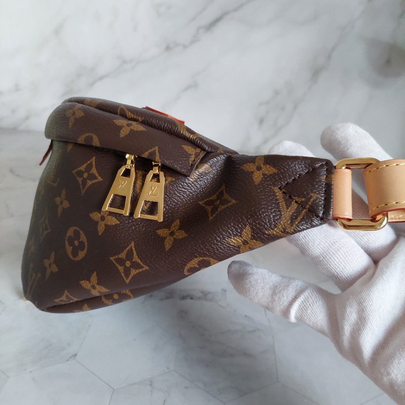 LV M43644 Bumbag🎀現品實拍 🎀 9.3成新Monogram老花字紋 腰包 斜背包 胸口包-83