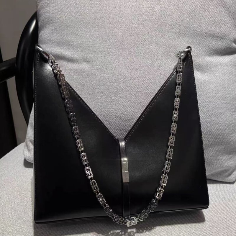 GIVENCHY Cut-out 鍊條牛皮肩背斜背包27.5*6.5*27.5 99新配件塵袋-1