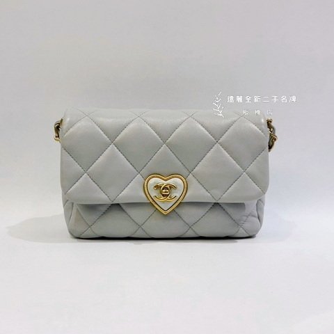 CHANEL  Flap Bag愛心鎖扣寶寶藍小羊皮鍊條包AS3986-1