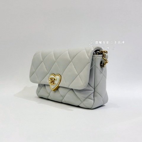 CHANEL  Flap Bag愛心鎖扣寶寶藍小羊皮鍊條包AS3986-2