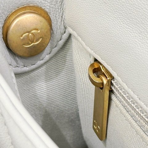 CHANEL  Flap Bag愛心鎖扣寶寶藍小羊皮鍊條包AS3986-8