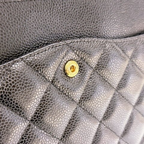 S2825 CHANEL MAXI JUMBO黑荔枝皮金釦口蓋包A58601-8