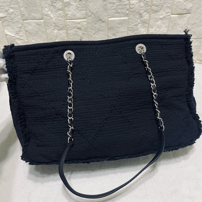 Chanel 中型 Deauville #流蘇帆布購物包沙灘包 ～可手提和肩背兩用（黑色）-42