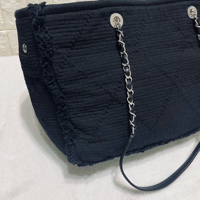Chanel 中型 Deauville #流蘇帆布購物包沙灘包 ～可手提和肩背兩用（黑色）-43