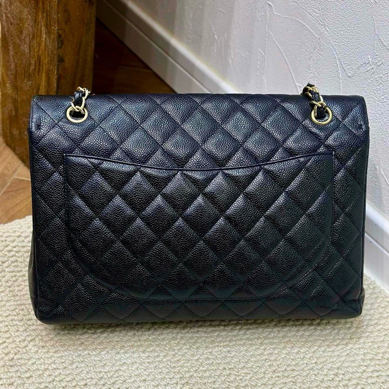 🖤賠本出🖤CHANEL Maxi Cf 33cm 香奈兒 黑金荔 枝牛皮 超大經典口蓋包 菱格紋-1