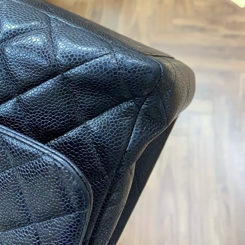 🖤賠本出🖤CHANEL Maxi Cf 33cm 香奈兒 黑金荔 枝牛皮 超大經典口蓋包 菱格紋-12
